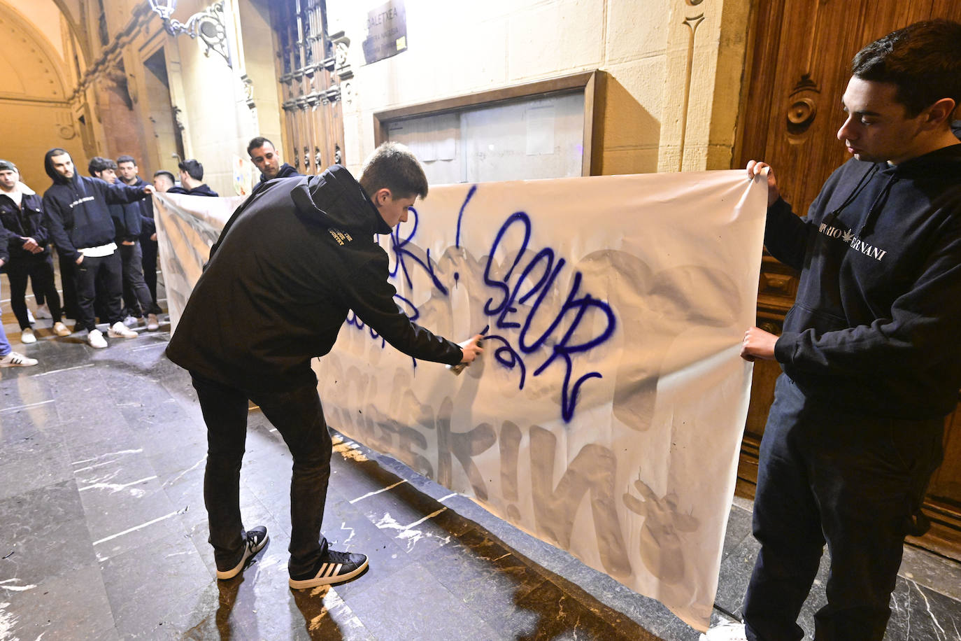 Emotivo homenaje a Lukas Agirre en Hernani