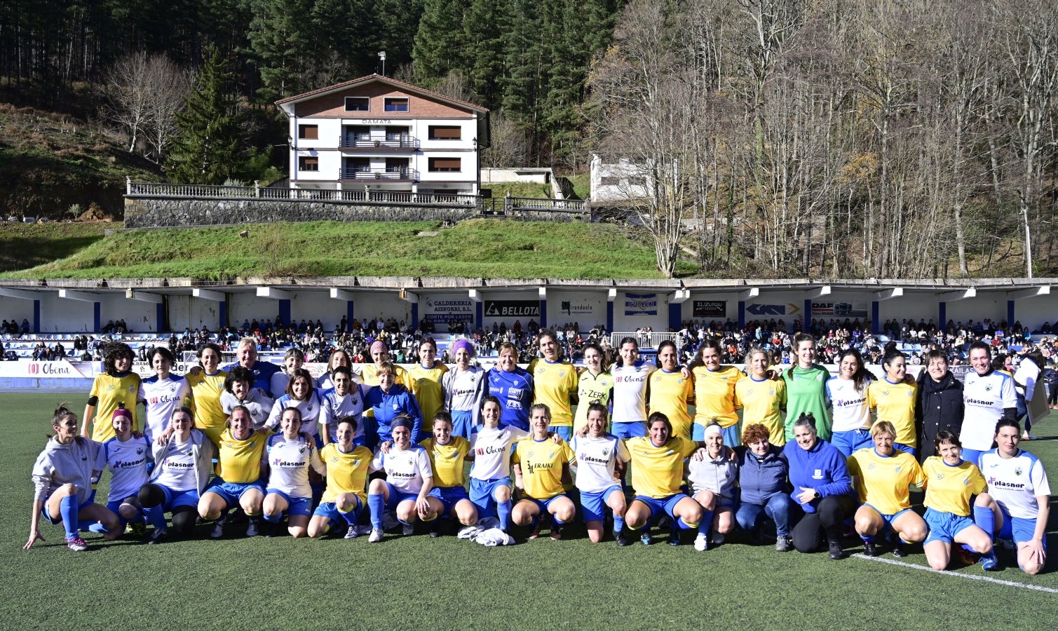 Caluroso homenaje a Irene Paredes en Legazpi