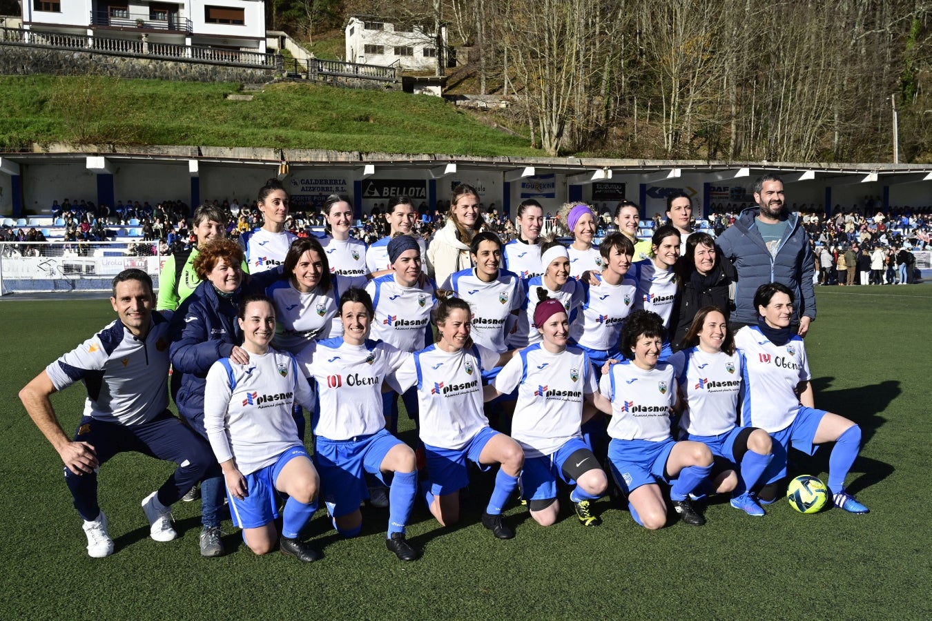 Caluroso homenaje a Irene Paredes en Legazpi