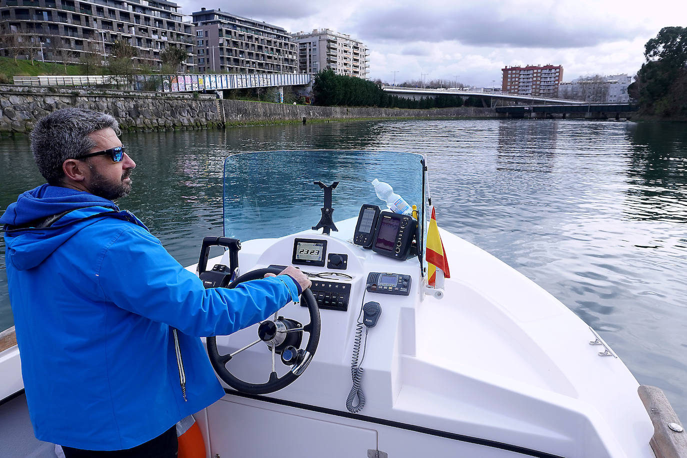Fotos: Paseos solidarios por el Urumea