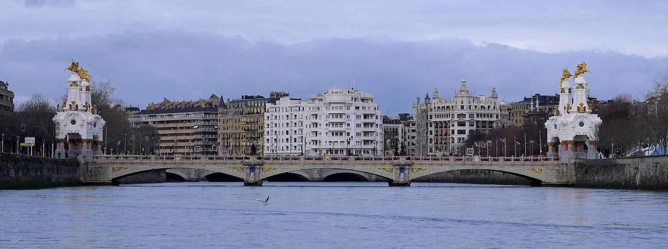 Fotos: Paseos solidarios por el Urumea