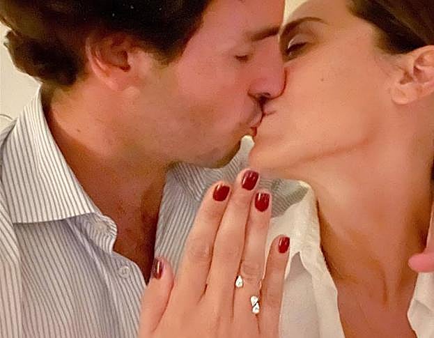 Onieva y Tamara en la imagen que anunciaron su compromiso el 22 de septiembre.