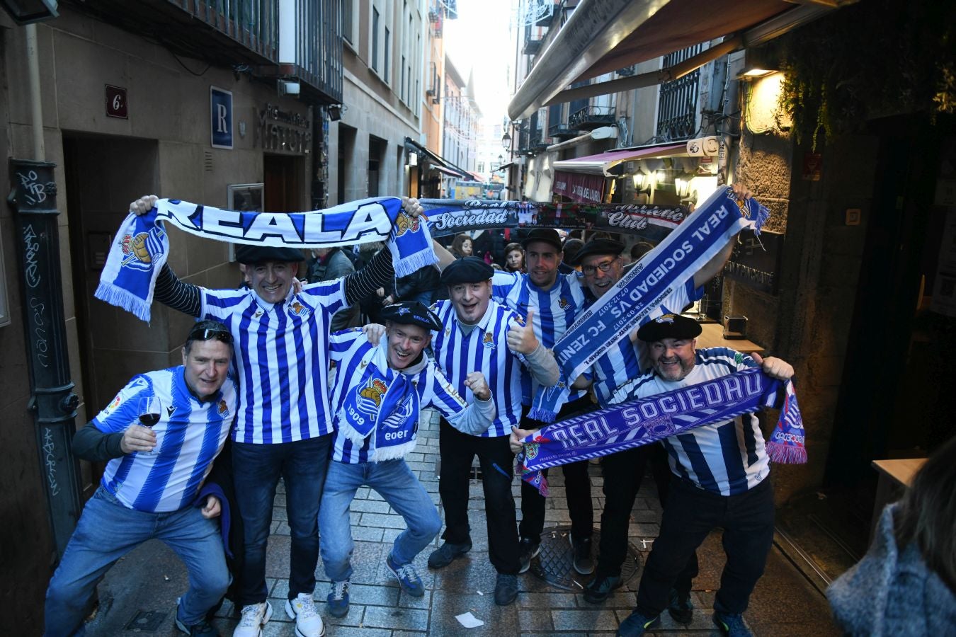 Fotos: La afición realista disfruta en Logroño