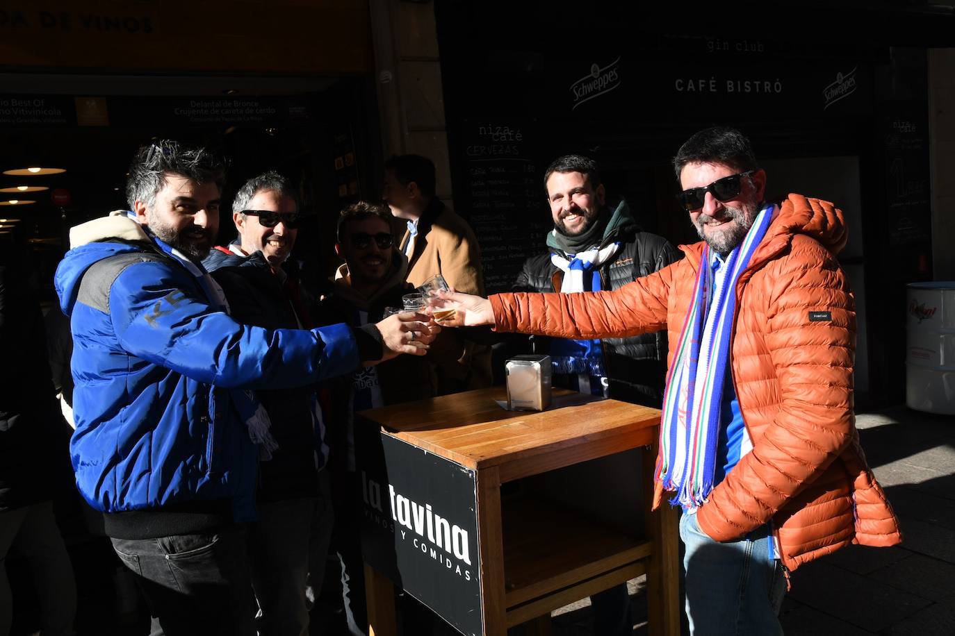 Fotos: La afición realista disfruta en Logroño