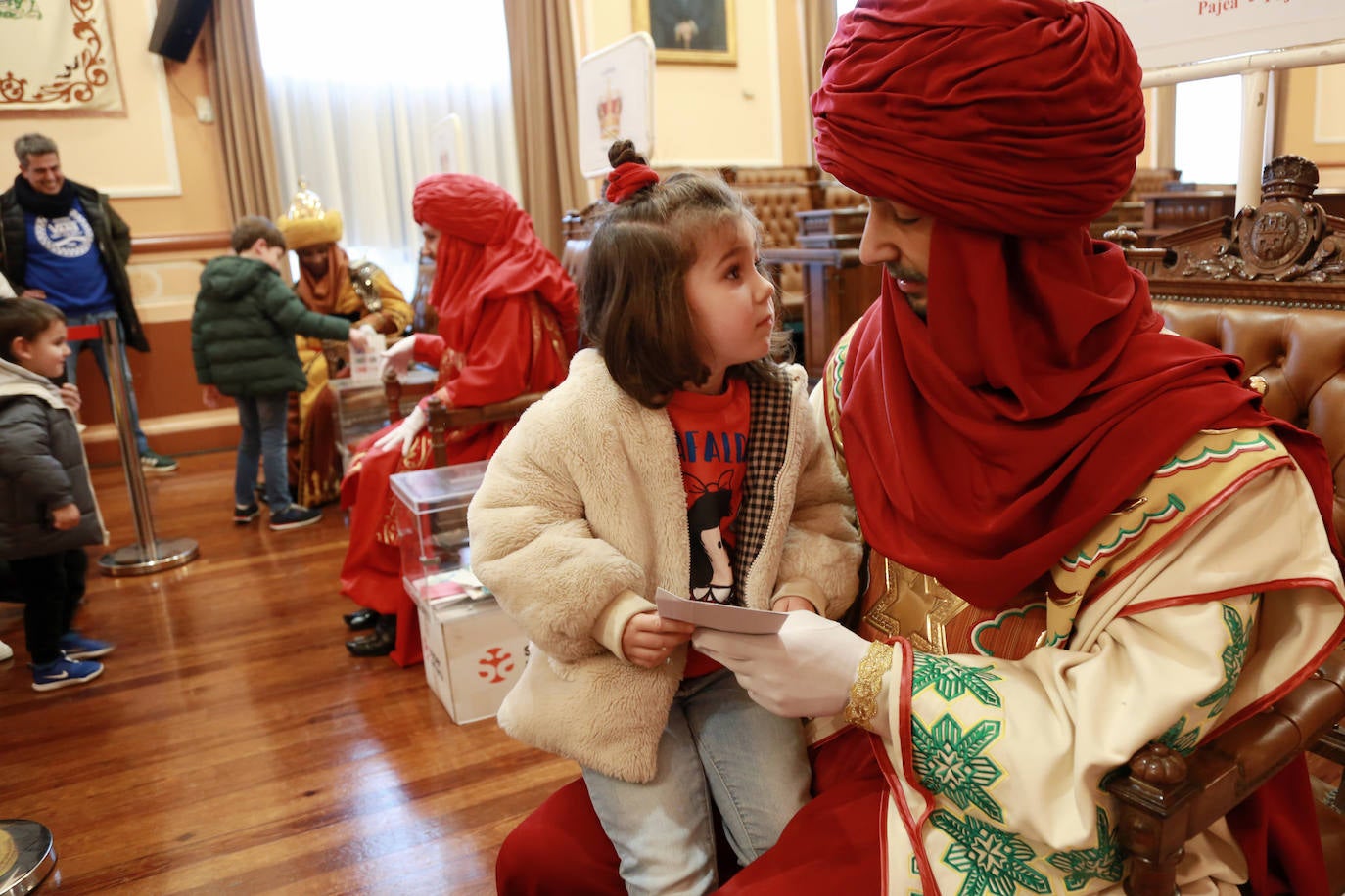 Fotos: Todo nervios en Irun antes de la llegada de los Reyes Magos