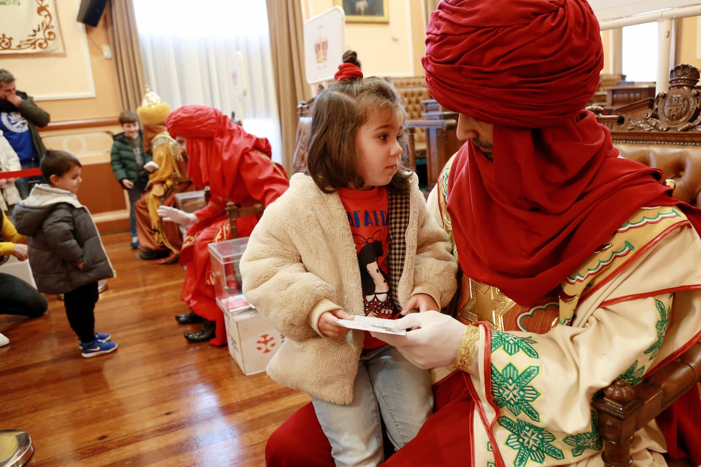 Fotos: Todo nervios en Irun antes de la llegada de los Reyes Magos