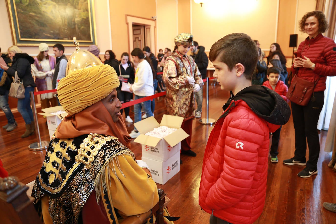 Fotos: Todo nervios en Irun antes de la llegada de los Reyes Magos