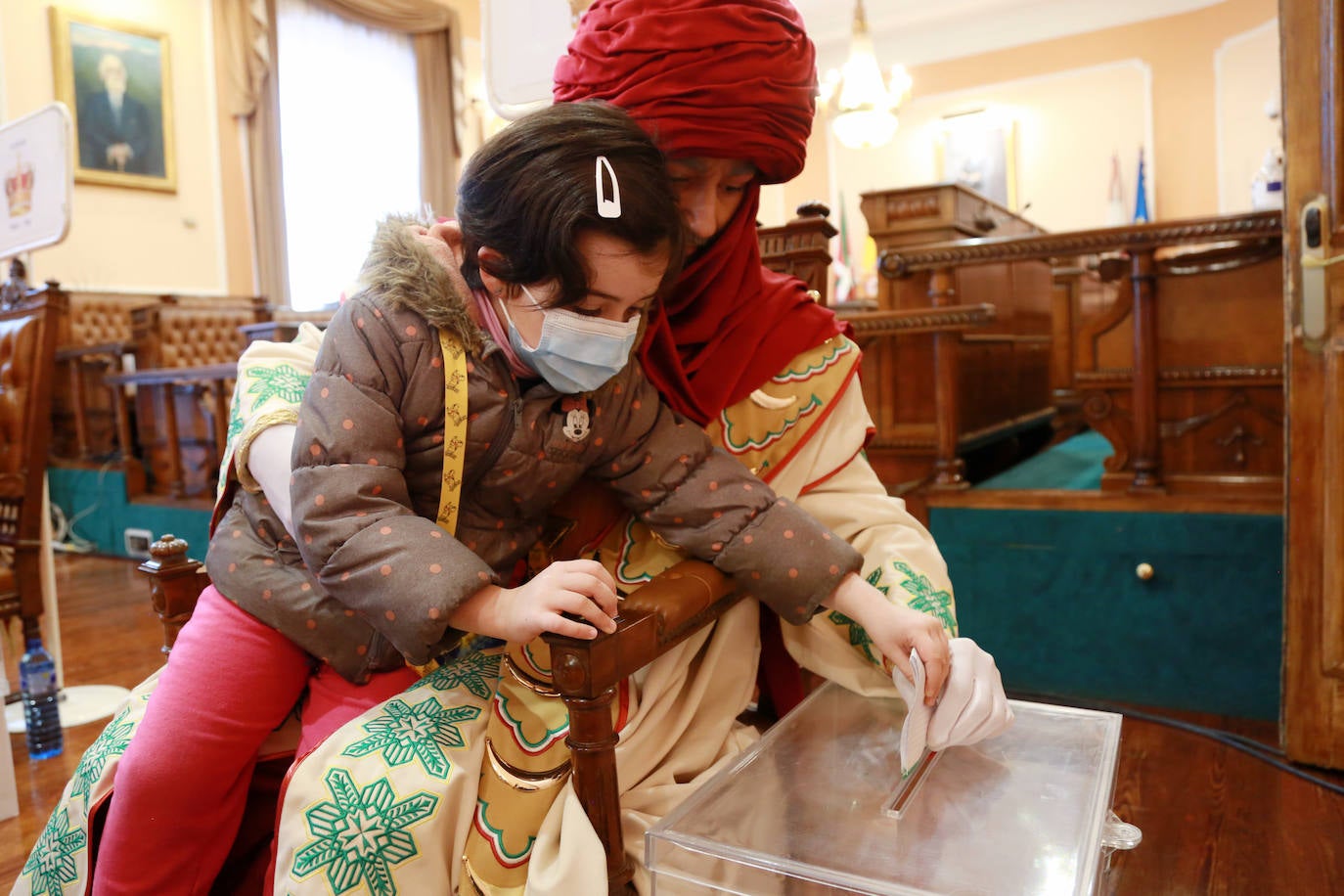 Fotos: Todo nervios en Irun antes de la llegada de los Reyes Magos