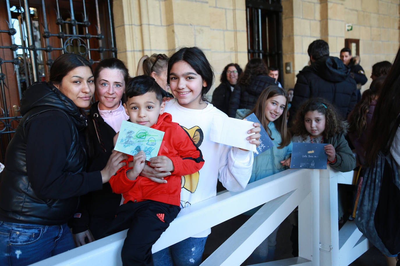 Fotos: Todo nervios en Irun antes de la llegada de los Reyes Magos