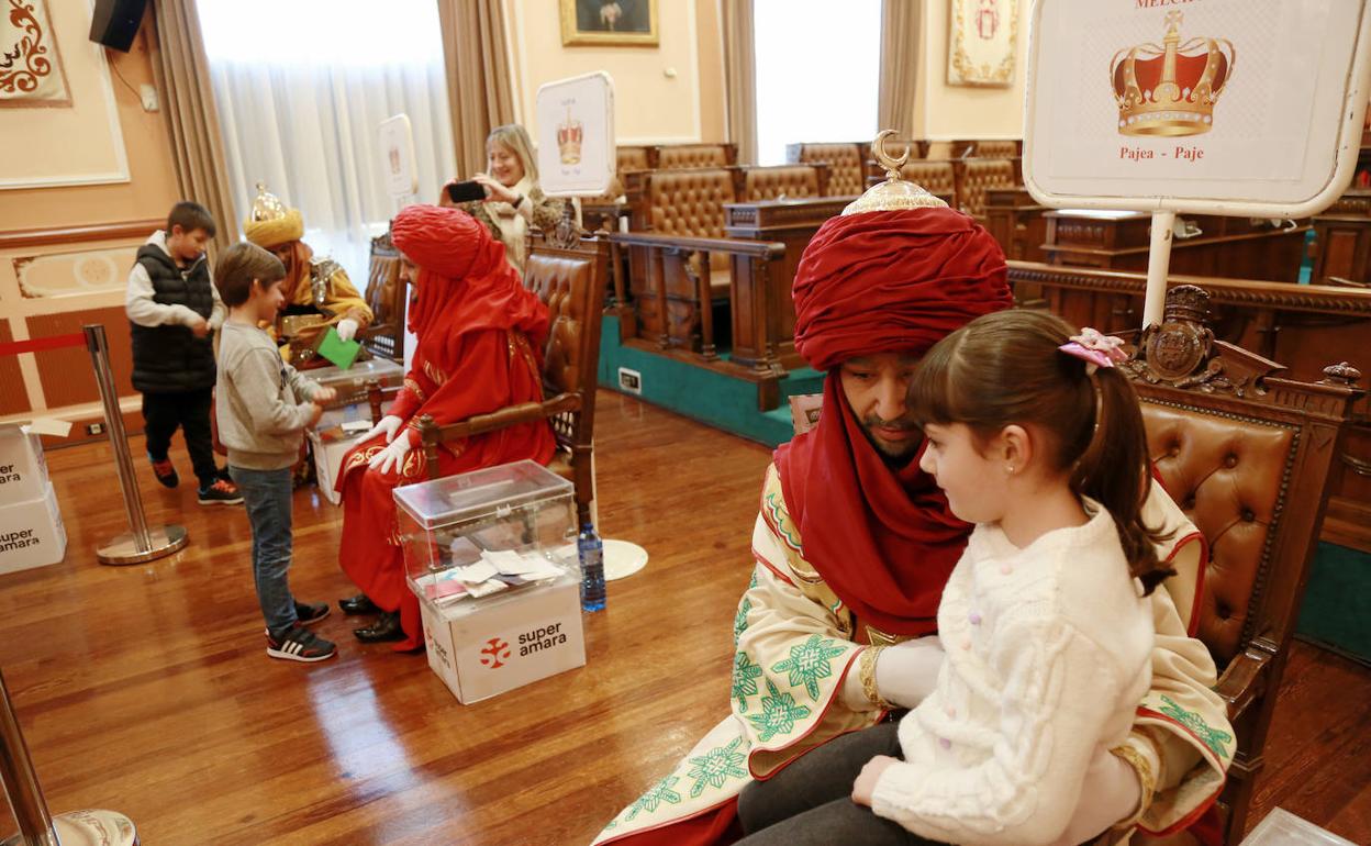 Irun: Todo nervios en Irun antes de la llegada de los Reyes