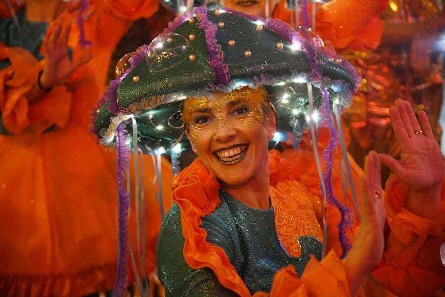 Melchos, Gaspar y Baltasar al inicio de la cabalgata en Donostia. 