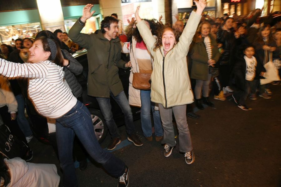 Melchos, Gaspar y Baltasar al inicio de la cabalgata en Donostia. 