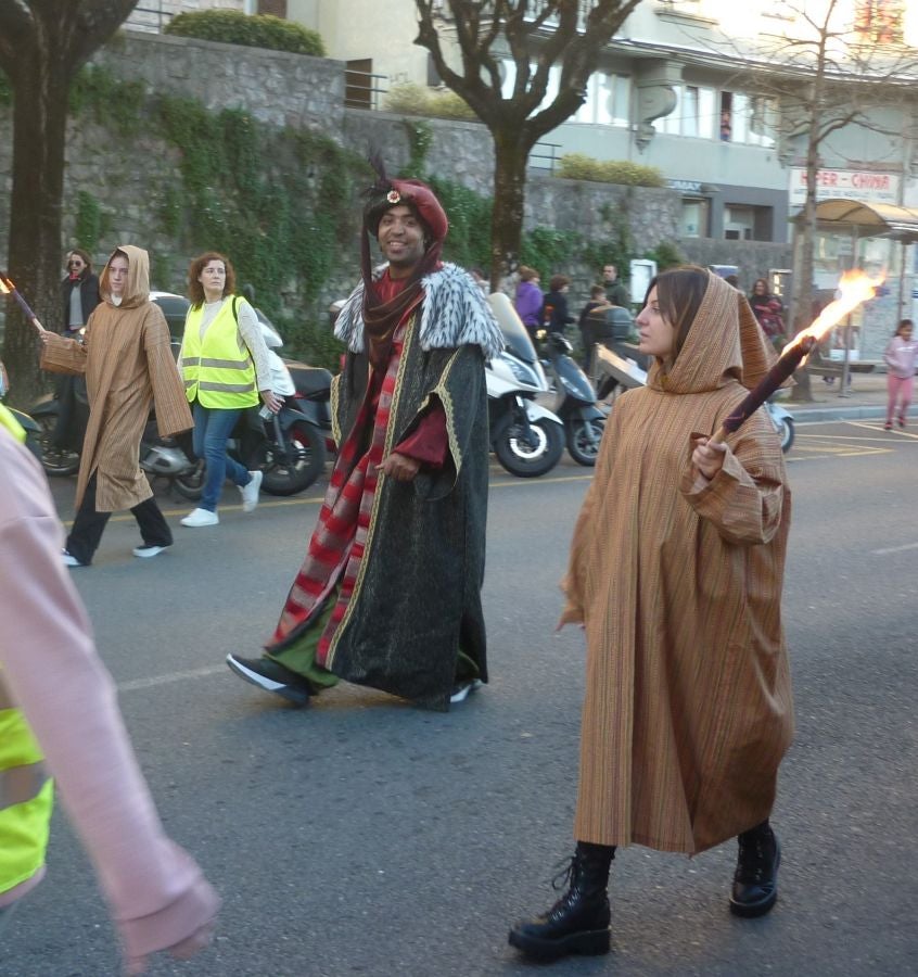 Fotos: Los Reyes, en barco a Pasaia