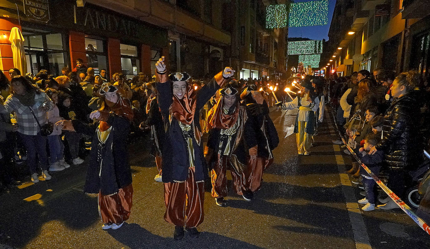 Fotos: Los Reyes Magos llegan de magia Errenteria