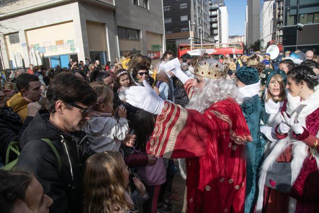 Fotos: Los Reyes reparten ilusión por Donostia