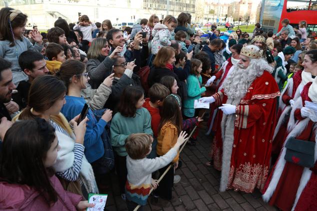 Fotos: Los Reyes reparten ilusión por Donostia