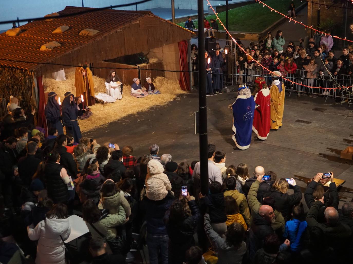 Fotos: Los Reyes reparten ilusión en Urola Kosta