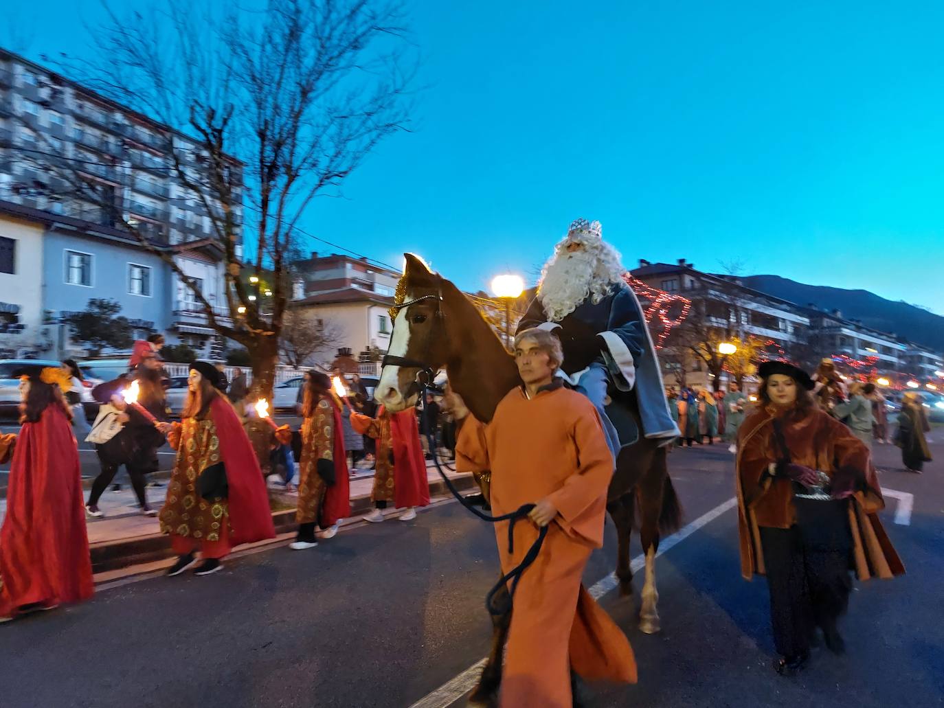 Fotos: Los Reyes reparten ilusión
