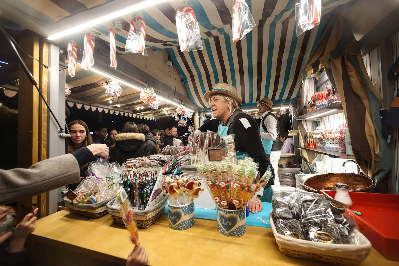 Fotos: Donostia apaga la Navidad
