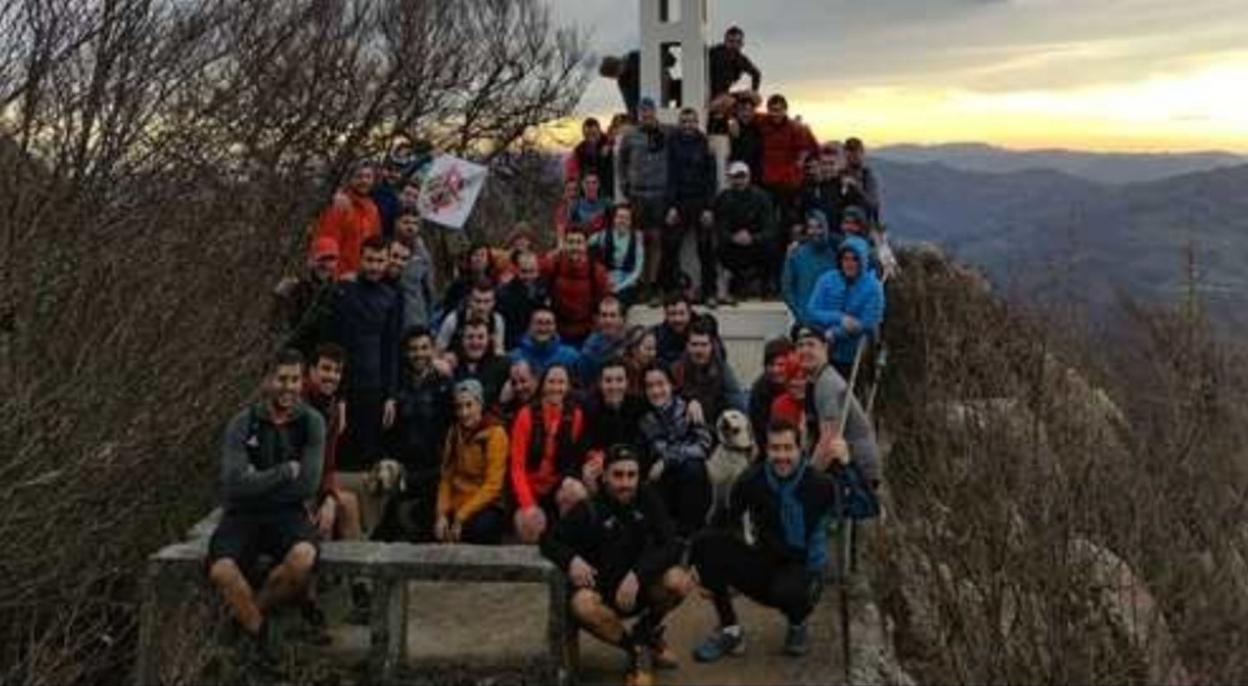 70 lagunek hartu zuten parte Urte Zahar Egunean egindako Kakuetara lehen irteeran. 