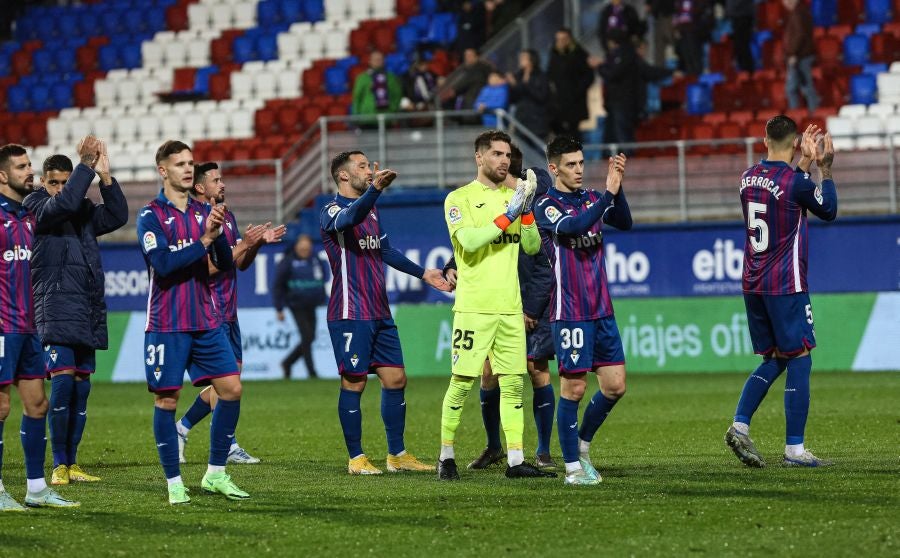 Fotos: El Eibar se impone al Ibiza en Ipurua