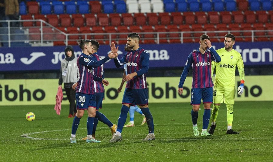 Fotos: El Eibar se impone al Ibiza en Ipurua
