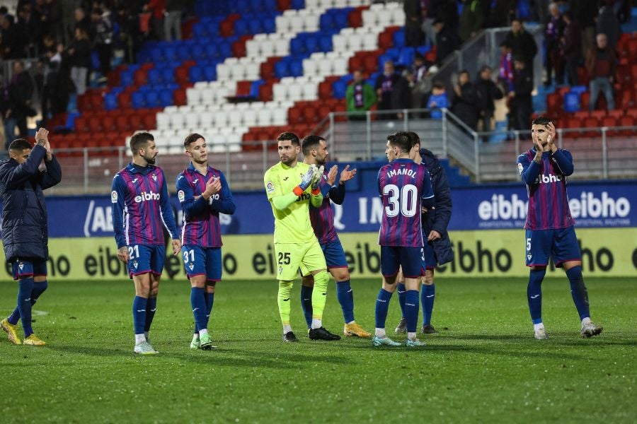Fotos: El Eibar se impone al Ibiza en Ipurua