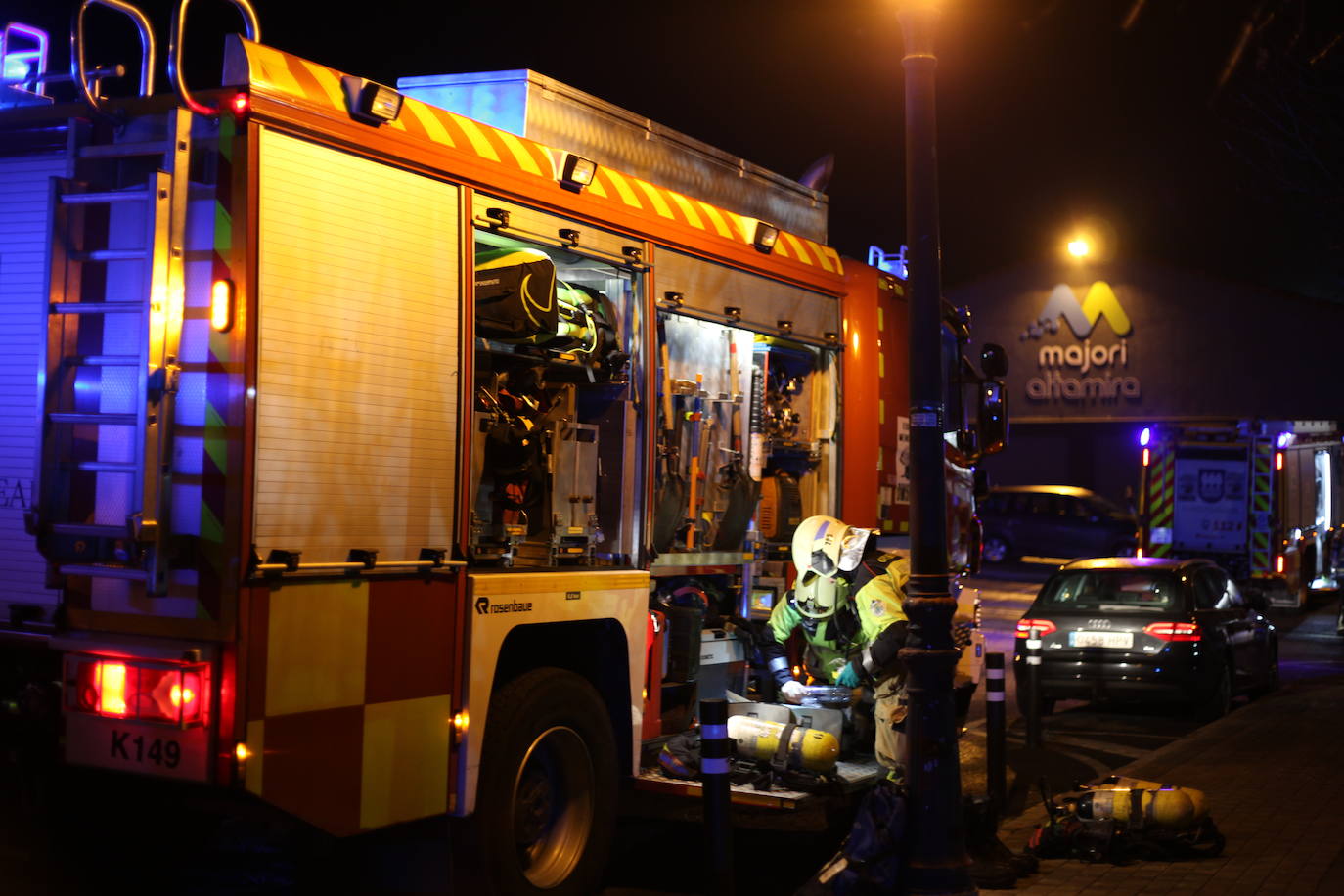 Fotos: Siete hospitalizados y varios atendidos tras un escape de cloro en el polideportivo de Ordizia