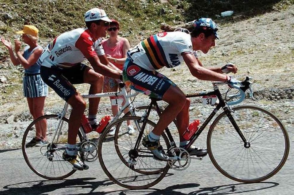 Indurain y Olano, en la etapa Argelès-Gazost y Pamplona delTour de 1996. 