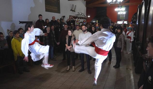 Fotos: Garmendia y Plazaola abren la temporada del txotx: «Gure sagardo berria!»