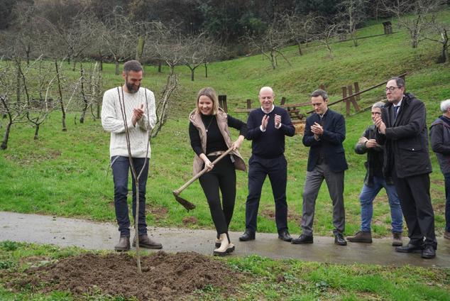 Fotos: Garmendia y Plazaola abren la temporada del txotx: «Gure sagardo berria!»