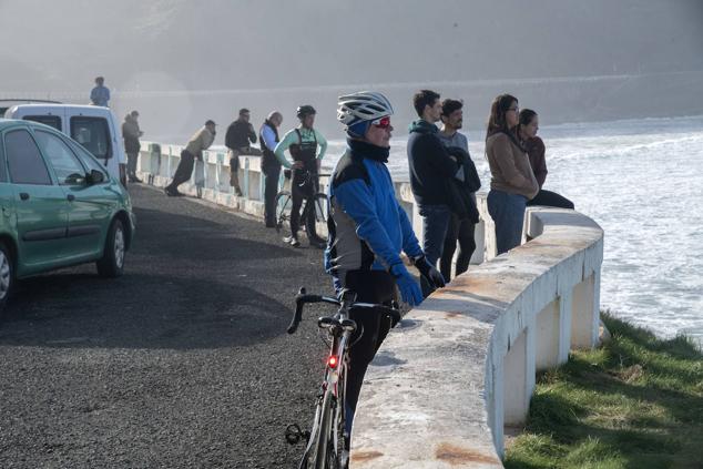 Fotos: Las espectaculares olas de Zumaia en imágenes