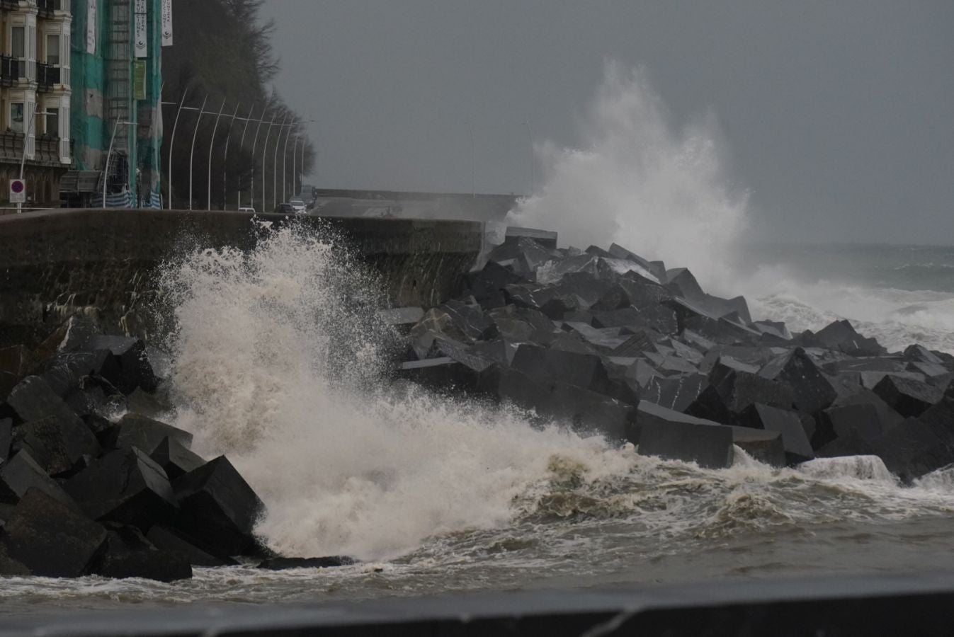 Oleaje en el Paseo Nuevo