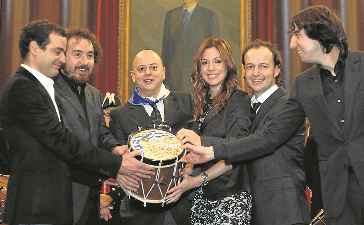 En 2010 el Ayuntamiento de San Sebastián hizo entrega del Tambor de Oro a La Oreja de Van Gogh