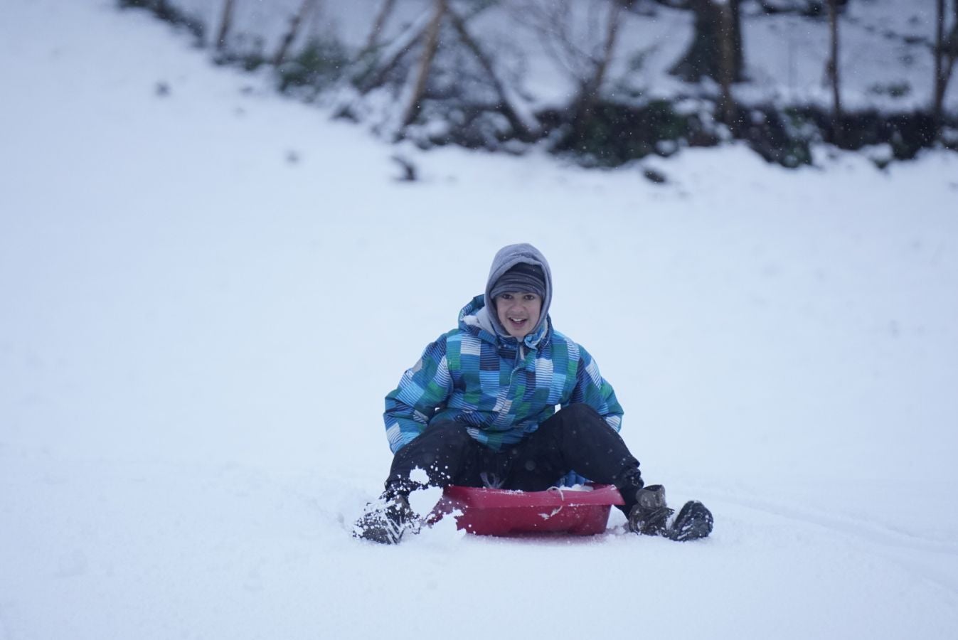 Fotos: Bidania se tiñe de blanco