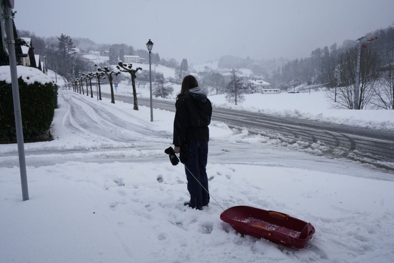 Fotos: Bidania se tiñe de blanco