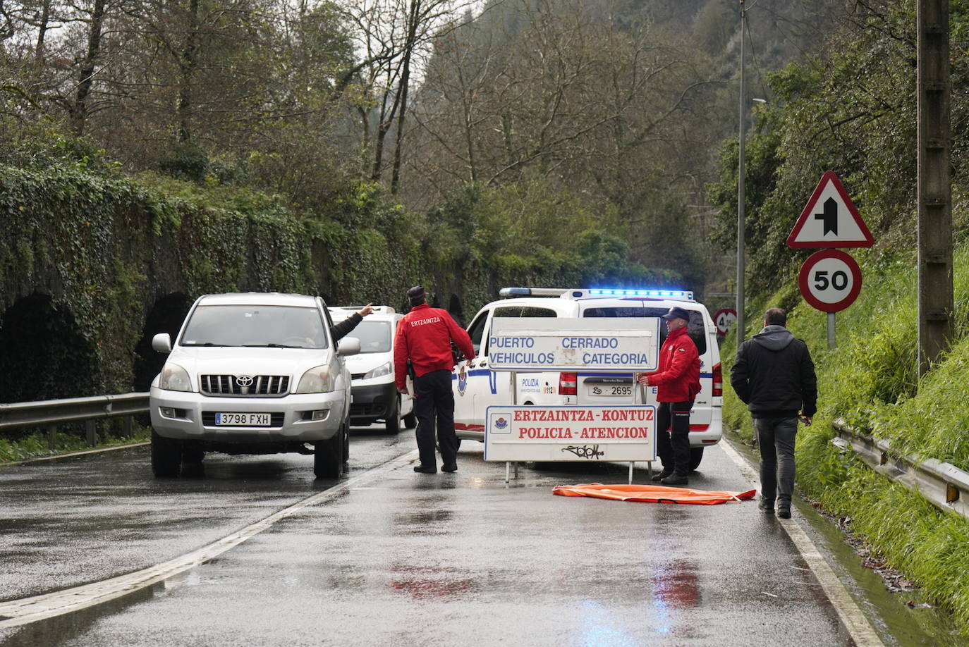 Fotos: Bidania se tiñe de blanco