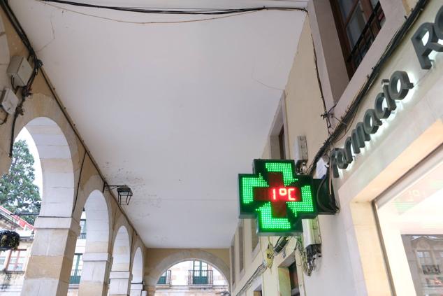 La farmacia de Zumarraga marcaba un grado. 