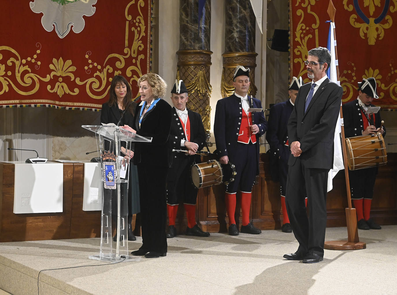 Fotos: Donostia homenajea a los artífices de una ciudad mejor