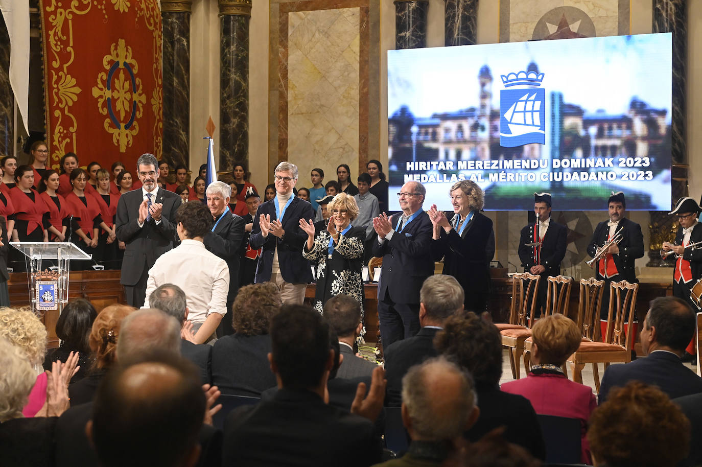 Fotos: Donostia homenajea a los artífices de una ciudad mejor