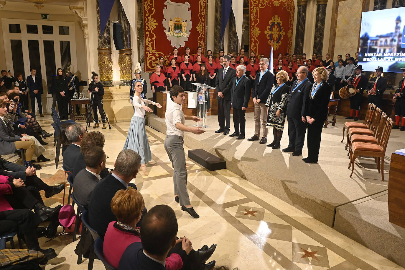 Fotos: Donostia homenajea a los artífices de una ciudad mejor