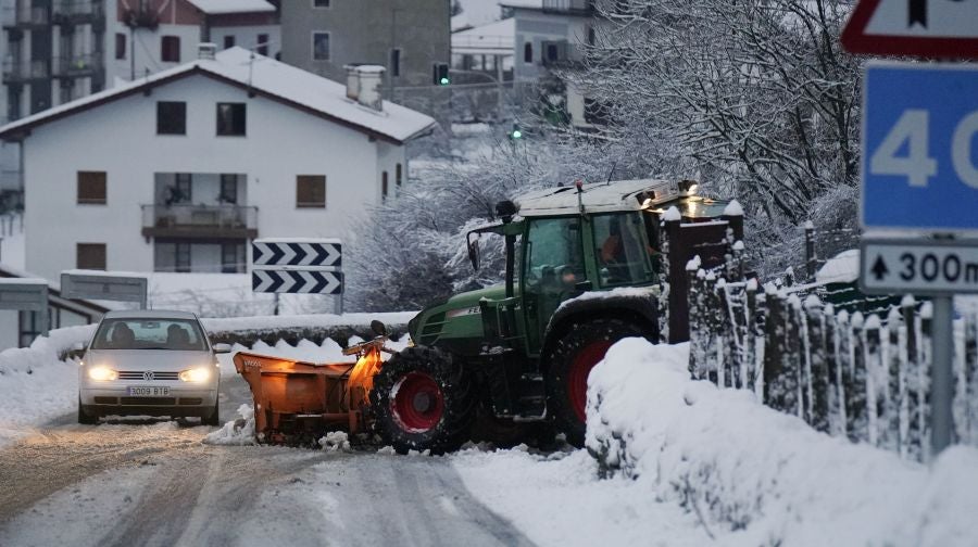 Fotos: El temporal de nieve remite poco a poco