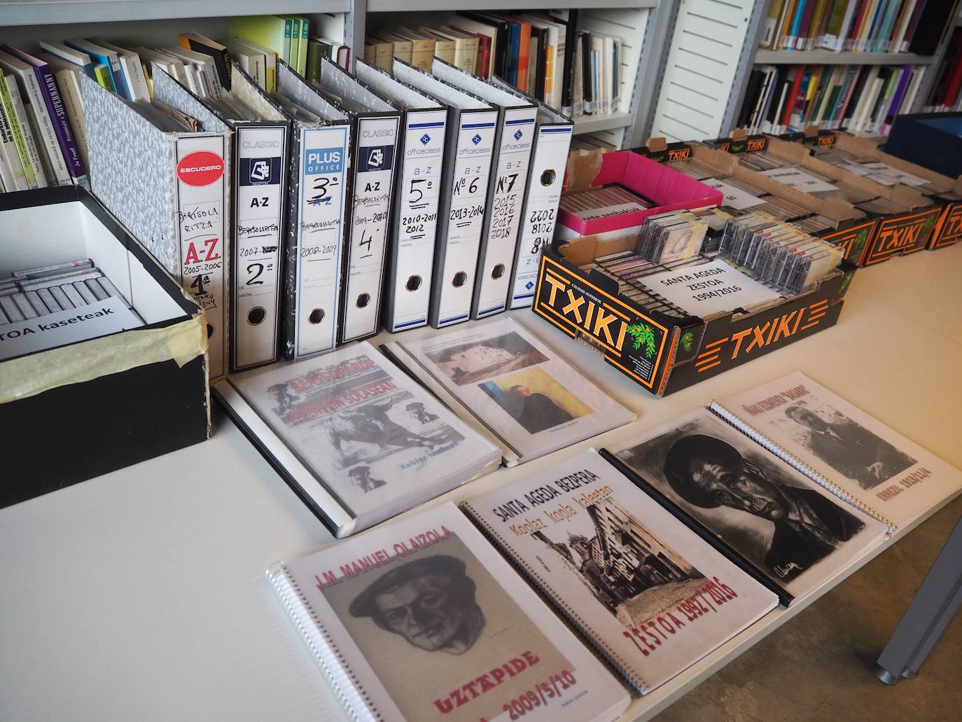 Fotos: Bildumaren dohaintza ekitaldia iruditan