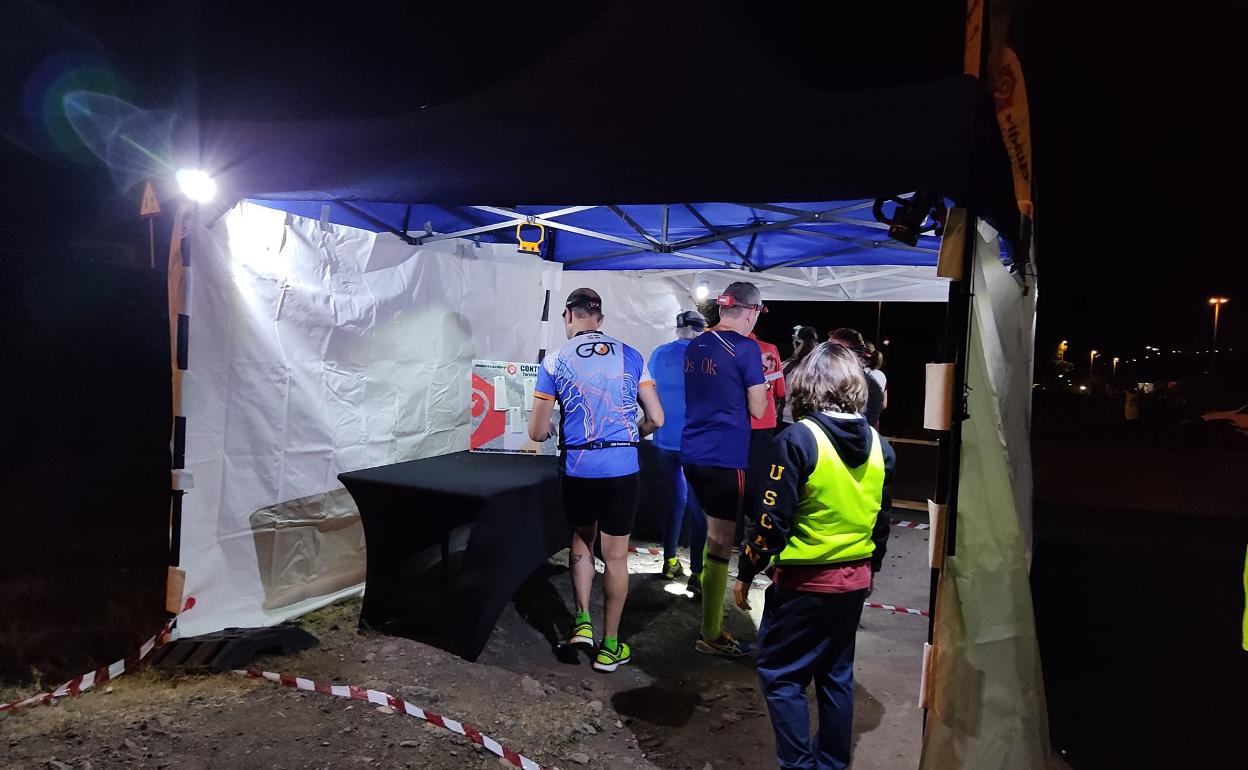 Participante en una de las pruebas de orientación organizadas por la asociación guipuzcoana.