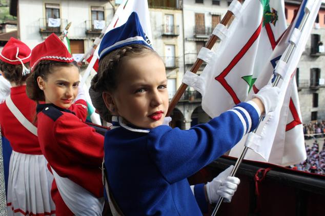 Fotos: Alegre tamborrada en Azpeitia