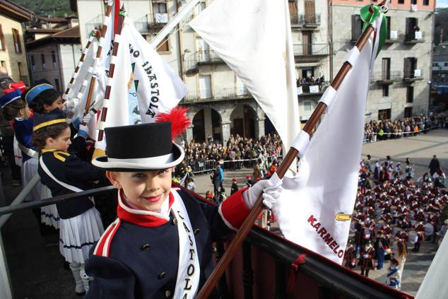 Fotos: Alegre tamborrada en Azpeitia