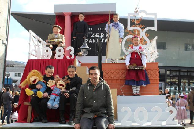 Fotos: Alegre tamborrada en Azpeitia