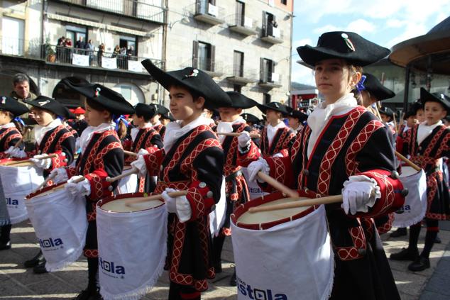 Fotos: Alegre tamborrada en Azpeitia