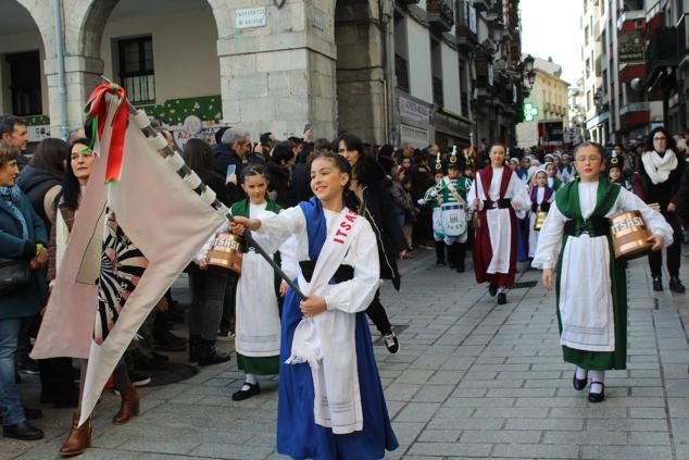 Fotos: Alegre tamborrada en Azpeitia