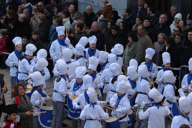Fotos: Alegre tamborrada en Azpeitia